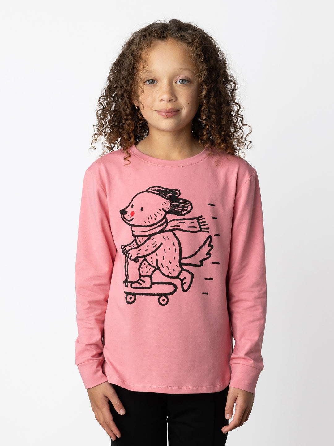Minti kids clothing. Comfy tee with self cuffs and curved front and back hem. 190 Gram // 95% Cotton // 5% Elastane.